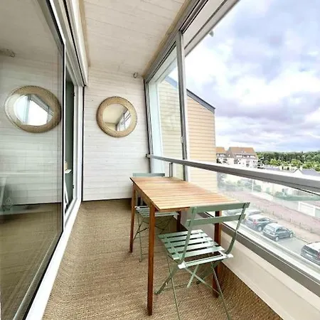 Bord De Mer, Acces Direct