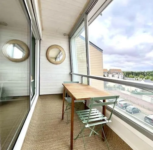 Bord De Mer, Acces Direct